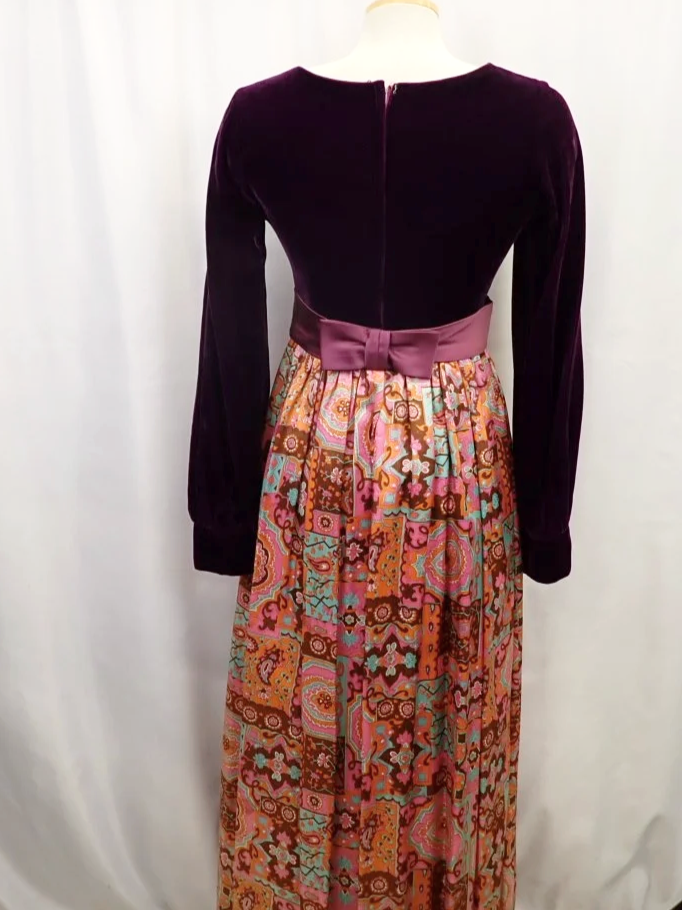WIN-Online-Shop-Women-In-Need-Community-Cooperative-Resale-Thrift-Store-Jewelry-Gold-Silver-Clothing-Furniture-Antiques-Vintage-Books-Christmas-Victoria-BC-+%2847%29.png