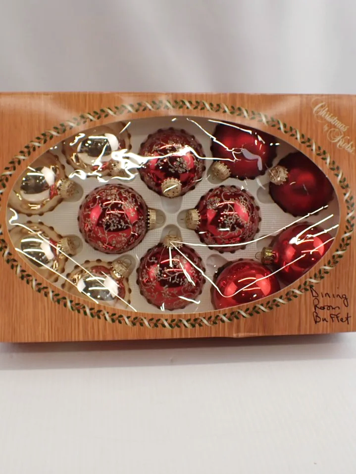 WIN-Online-Shop-Women-In-Need-Community-Cooperative-Resale-Thrift-Store-Jewelry-Gold-Silver-Clothing-Furniture-Antiques-Vintage-Books-Christmas-Victoria-BC-+%2864%29.png