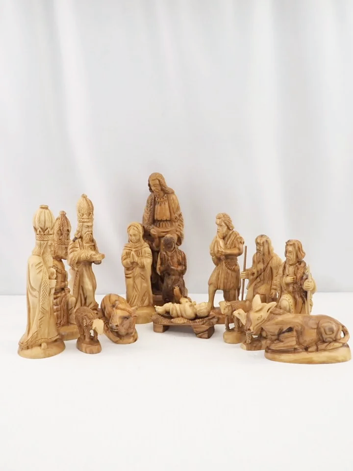 WIN-Online-Shop-Women-In-Need-Community-Cooperative-Resale-Thrift-Store-Jewelry-Gold-Silver-Clothing-Furniture-Antiques-Vintage-Books-Christmas-Victoria-BC-+%2878%29.png