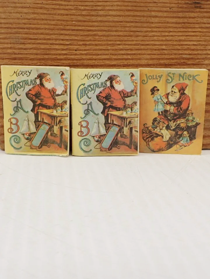 WIN-Online-Shop-Women-In-Need-Community-Cooperative-Resale-Thrift-Store-Jewelry-Gold-Silver-Clothing-Furniture-Antiques-Vintage-Books-Christmas-Victoria-BC-+%28174%29.png