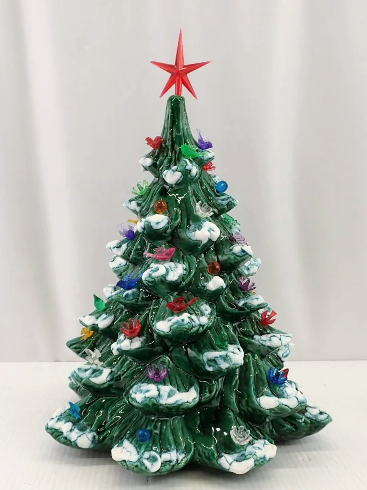 WIN-Online-Shop-Women-In-Need-Community-Cooperative-Resale-Thrift-Store-Jewelry-Gold-Silver-Clothing-Furniture-Antiques-Vintage-Books-Christmas-Victoria-BC-+%2840%29.png