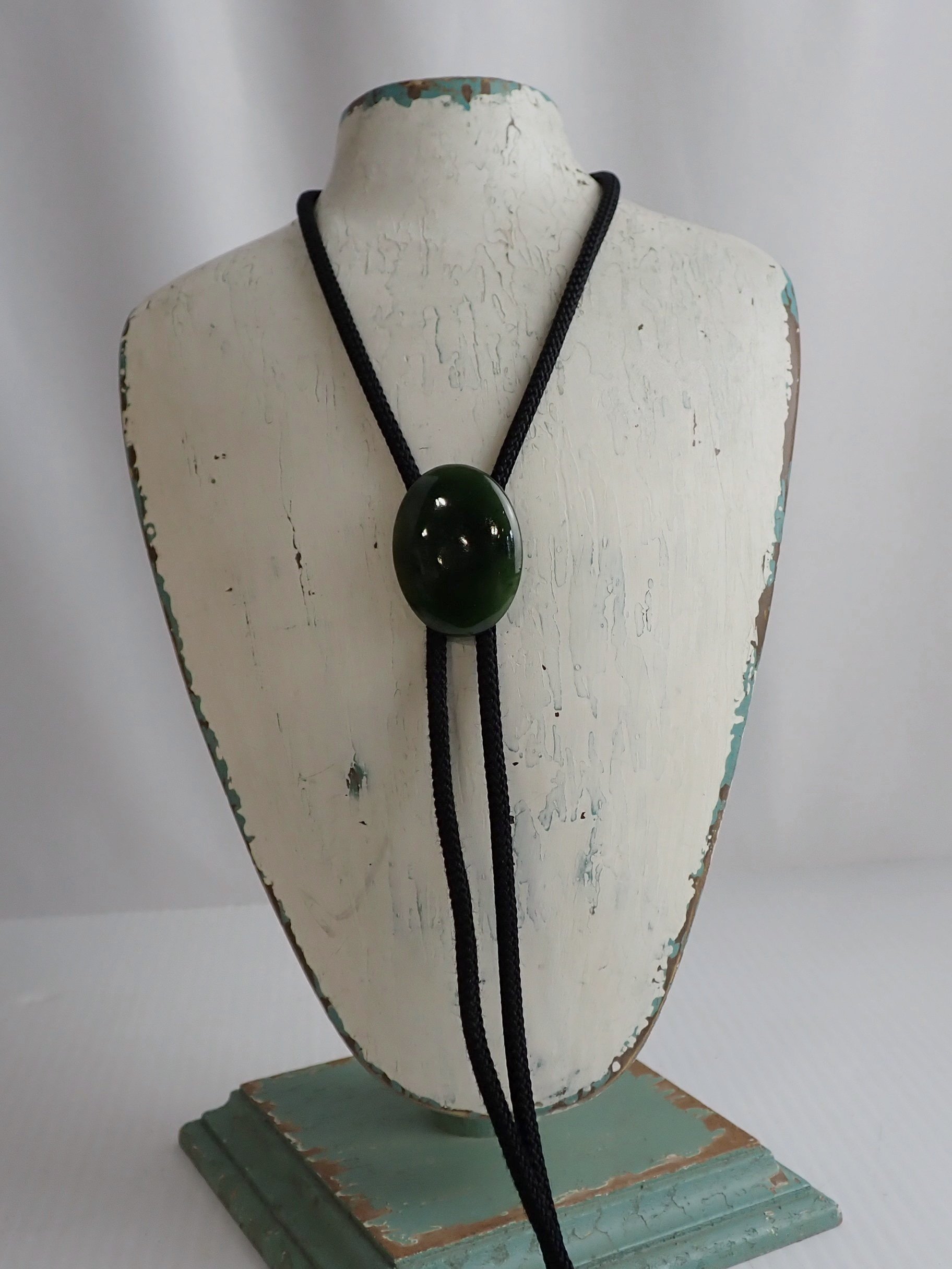 WIN+Online+Shop+Women+In+Need+Community+Cooperative+Resale+Thrift+Store+Jewelry+Gold+Silver+Clothing+Shoes+Home+Interior+Decor+Furniture+Antiques+Vintage+Books+Christmas+Victoria+BC+%28134%29.jpg