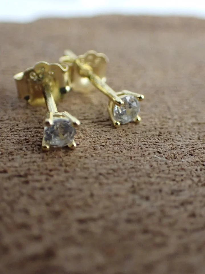 WIN-Online-Shop-Women-In-Need-Community-Cooperative-Resale-Thrift-Store-Jewelry-Gold-Silver-Clothing-Furniture-Antiques-Vintage-Books-Christmas-Victoria-BC- (88).JPG