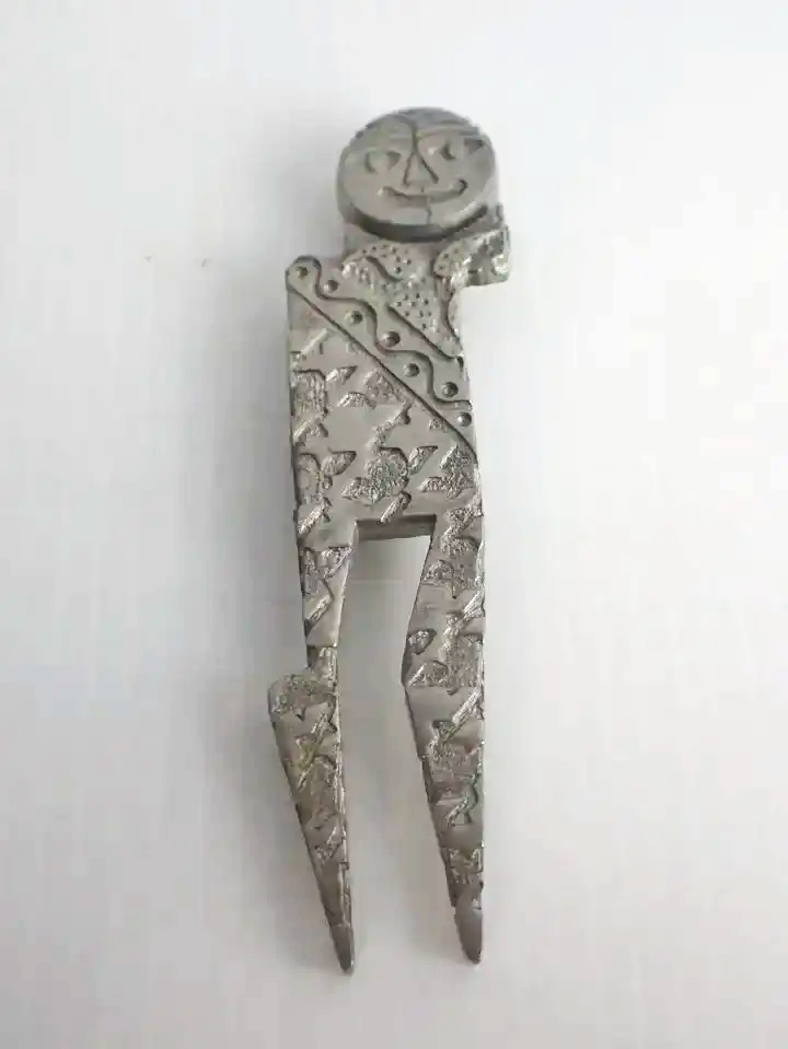 Pewter Vintage Textured Happy Man Brooch Pin