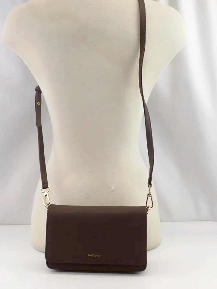 WIN-Online-Shop-Women-In-Need-Community-Cooperative-Resale-Thrift-Store-Jewelry-Gold-Silver-Clothing-Furniture-Antiques-Vintage-Books-Christmas-Victoria-BC-%2B%252849%2529.png
