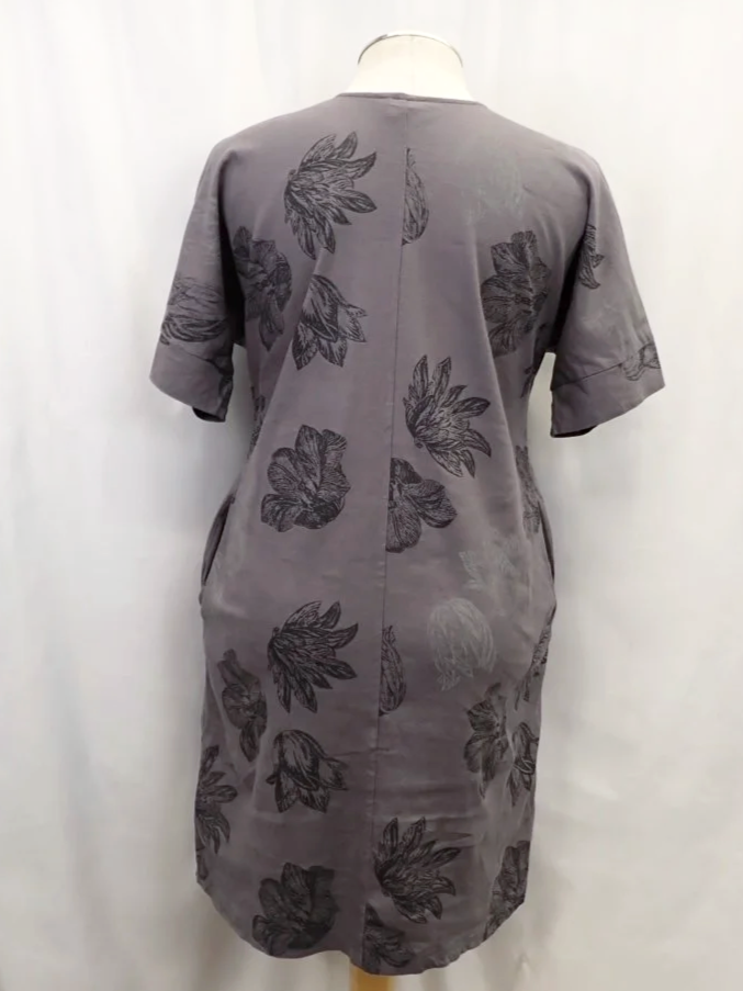 WIN-Online-Shop-Women-In-Need-Community-Cooperative-Resale-Thrift-Store-Jewelry-Gold-Silver-Clothing-Furniture-Antiques-Vintage-Books-Christmas-Victoria-BC-+%2818%29.png