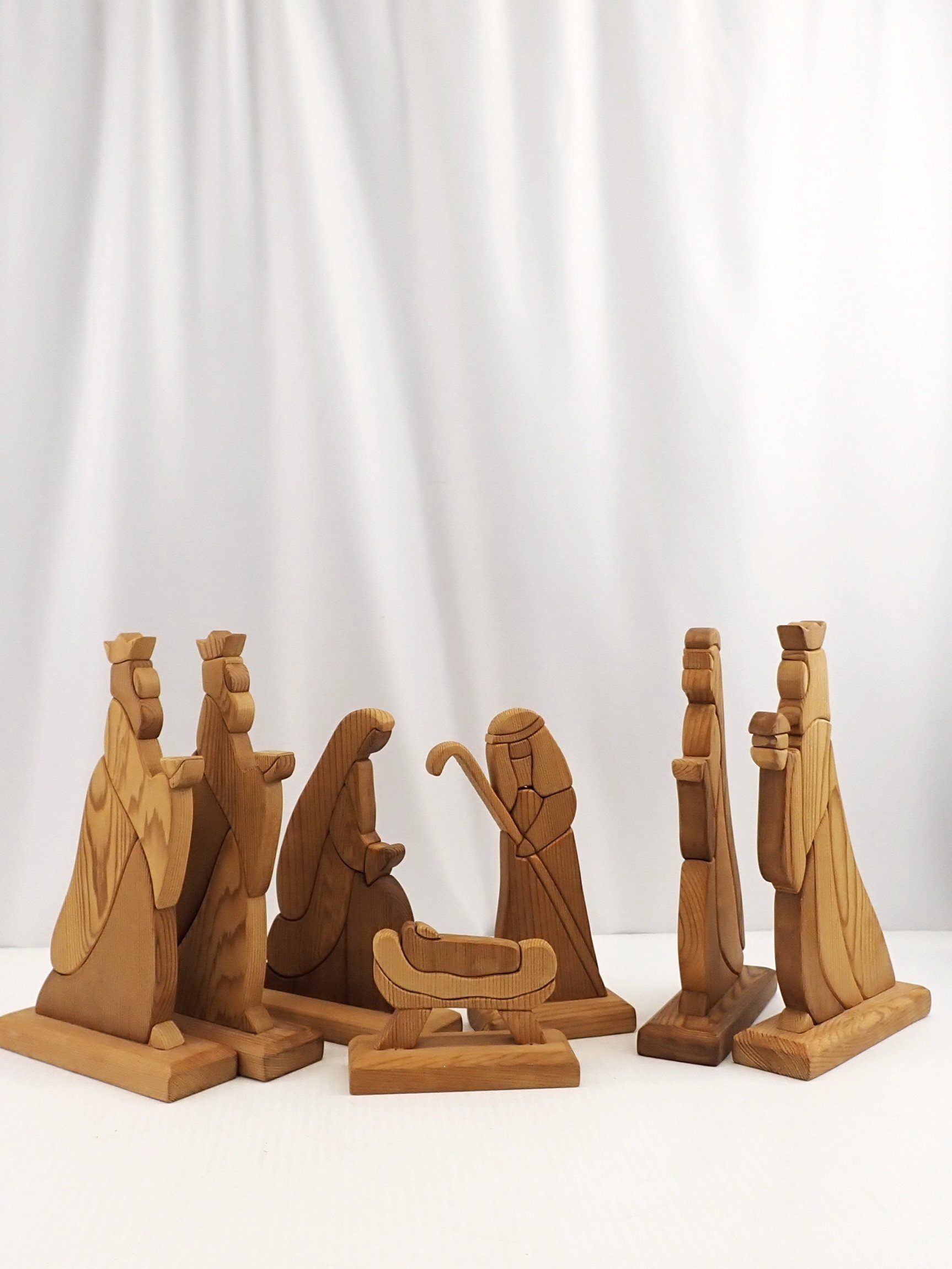 WIN+Online+Shop+Women+In+Need+Community+Cooperative+Resale+Thrift+Store+Jewelry+Gold+Silver+Clothing+Shoes+Home+Interior+Decor+Furniture+Antiques+Vintage+Books+Christmas+Victoria+BC+%2838%29.jpg