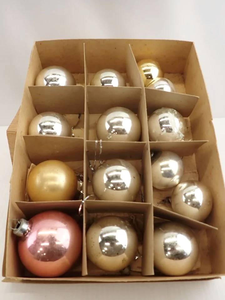 WIN-Online-Shop-Women-In-Need-Community-Cooperative-Resale-Thrift-Store-Jewelry-Gold-Silver-Clothing-Furniture-Antiques-Vintage-Books-Christmas-Victoria-BC-+%2890%29.png
