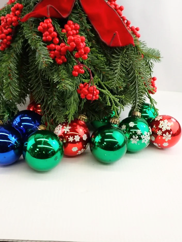 WIN-Online-Shop-Women-In-Need-Community-Cooperative-Resale-Thrift-Store-Jewelry-Gold-Silver-Clothing-Furniture-Antiques-Vintage-Books-Christmas-Victoria-BC-+%2870%29.png