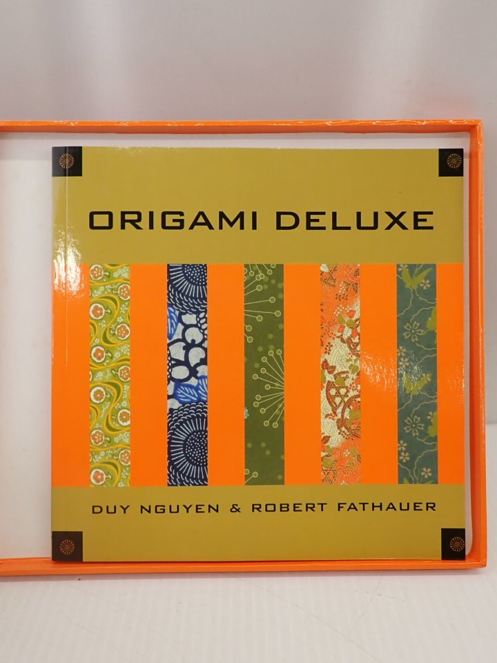 WIN-Online-Shop-Women-In-Need-Community-Cooperative-Resale-Thrift-Store-Jewelry-Gold-Silver-Clothing-Furniture-Antiques-Vintage-Books-Christmas-Victoria-BC- (153).JPG