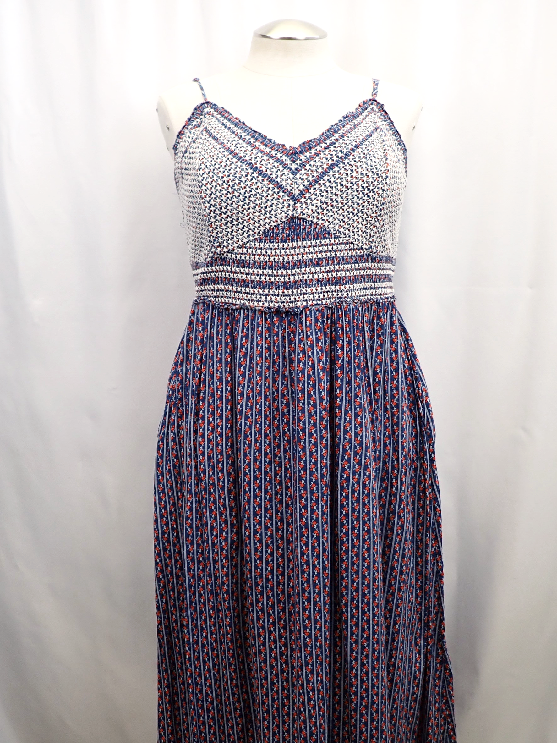 WIN+Online+Shop+Women+In+Need+Community+Cooperative+Resale+Thrift+Store+Jewelry+Gold+Silver+Clothing+Shoes+Home+Interior+Decor+Furniture+Antiques+Vintage+Books+Christmas+Victoria+BC+%2871%29.png
