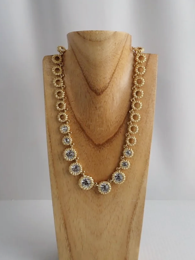 WIN-Online-Shop-Women-In-Need-Community-Cooperative-Resale-Thrift-Store-Jewelry-Gold-Silver-Clothing-Furniture-Antiques-Vintage-Books-Christmas-Victoria-BC-+%282%29.png