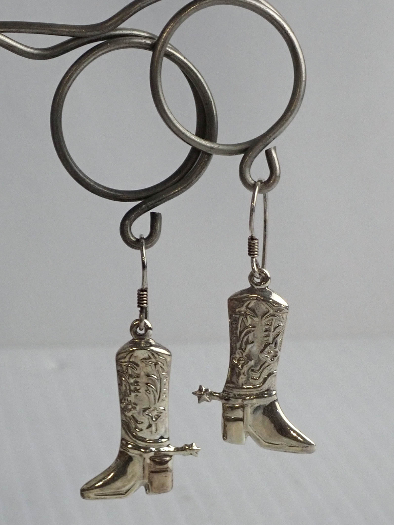 WIN+Online+Shop+Women+In+Need+Community+Cooperative+Resale+Thrift+Store+Jewelry+Gold+Silver+Clothing+Shoes+Home+Interior+Decor+Furniture+Antiques+Vintage+Books+Christmas+Victoria+BC+%28142%29.png