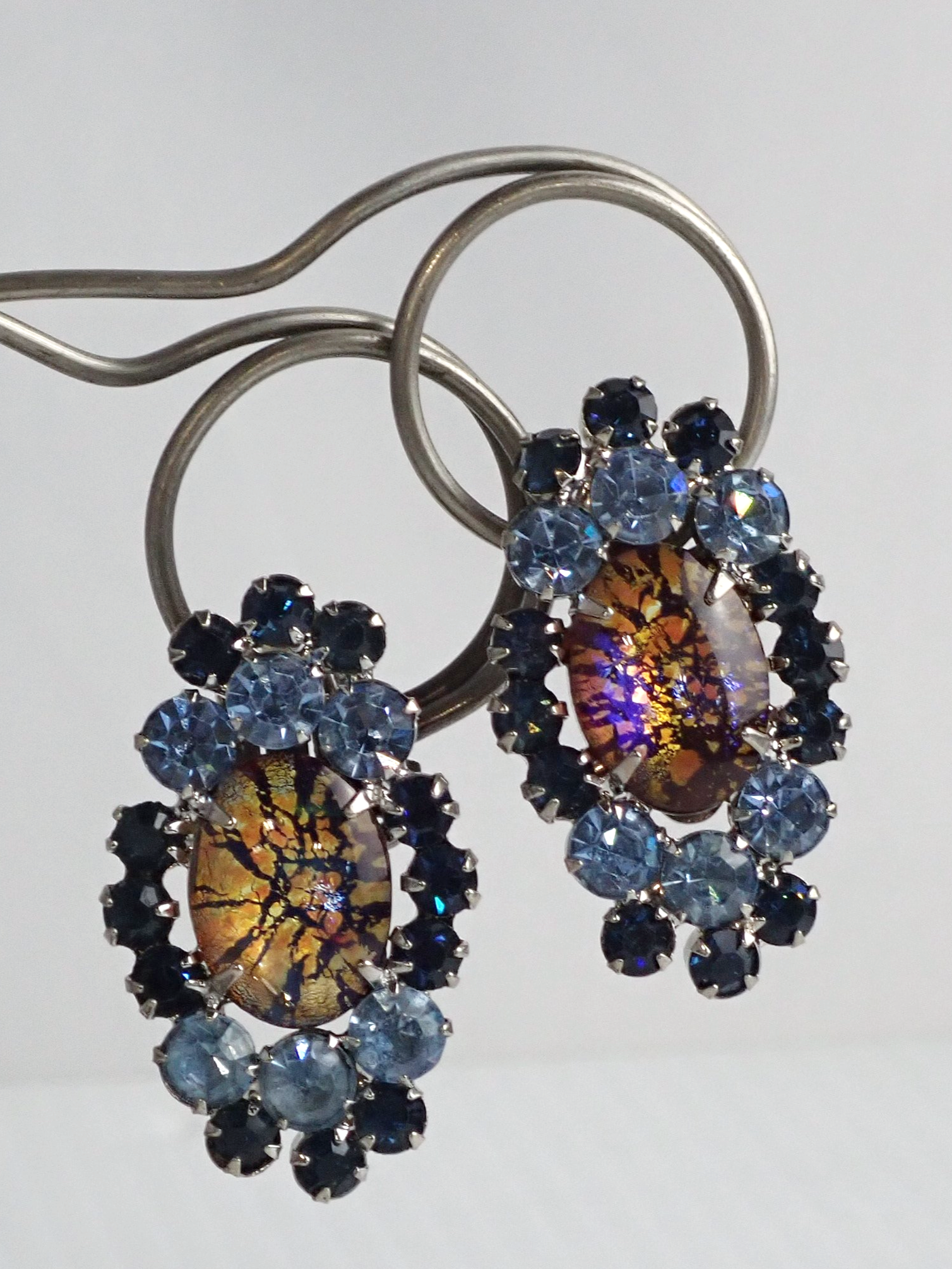 WIN+Online+Shop+Women+In+Need+Community+Cooperative+Resale+Thrift+Store+Jewelry+Gold+Silver+Clothing+Shoes+Home+Interior+Decor+Furniture+Antiques+Vintage+Books+Christmas+Victoria+BC+%28136%29.png
