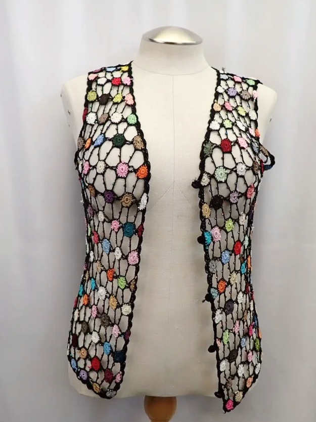 WIN-Online-Shop-Women-In-Need-Community-Cooperative-Resale-Thrift-Store-Jewelry-Gold-Silver-Clothing-Furniture-Antiques-Vintage-Books-Christmas-Victoria-BC-+%2812%29.png