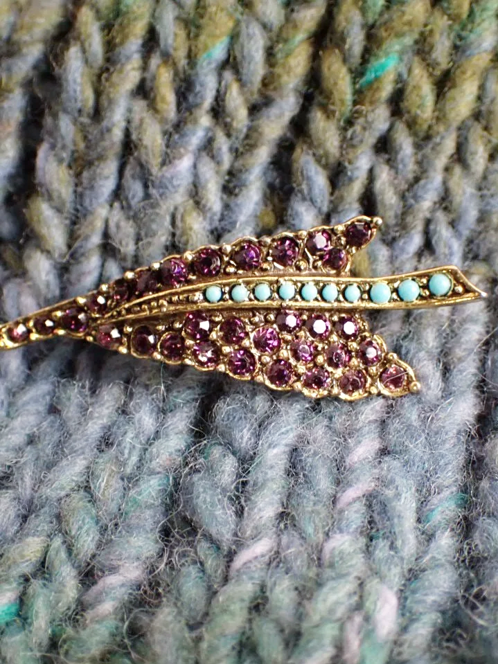 WIN-Online-Shop-Women-In-Need-Community-Cooperative-Resale-Thrift-Store-Jewelry-Gold-Silver-Clothing-Furniture-Antiques-Vintage-Books-Christmas-Victoria-BC-+%28100%29.png
