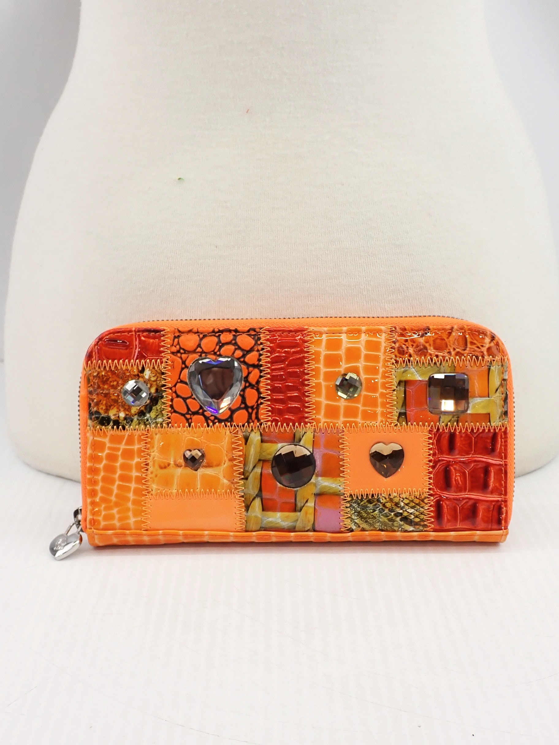 WIN+Online+Shop+Women+In+Need+Community+Cooperative+Resale+Thrift+Store+Jewelry+Gold+Silver+Clothing+Shoes+Home+Interior+Decor+Furniture+Antiques+Vintage+Books+Christmas+Victoria+BC+%2873%29.png