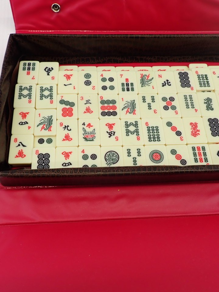 WIN-Online-Shop-Women-In-Need-Community-Cooperative-Resale-Thrift-Store-Jewelry-Gold-Silver-Clothing-Furniture-Antiques-Vintage-Books-Christmas-Victoria-BC- (163).JPG