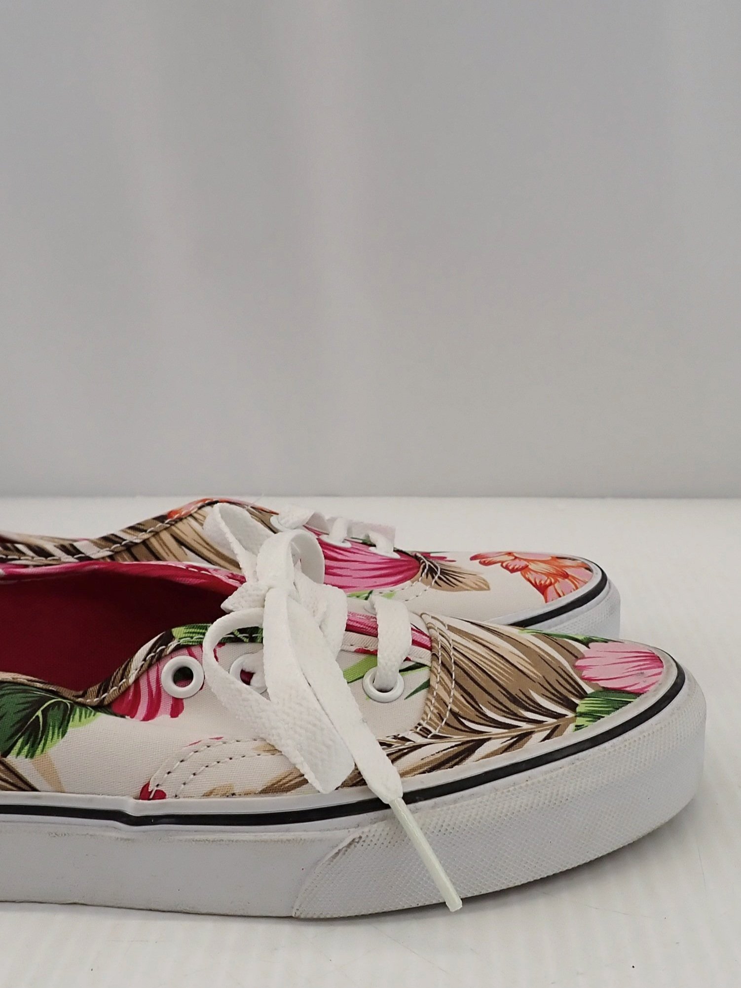 WIN+Online+Shop+Women+In+Need+Community+Cooperative+Resale+Thrift+Store+Jewelry+Gold+Silver+Clothing+Shoes+Home+Interior+Decor+Furniture+Antiques+Vintage+Books+Christmas+Victoria+BC+%2838%29.jpg