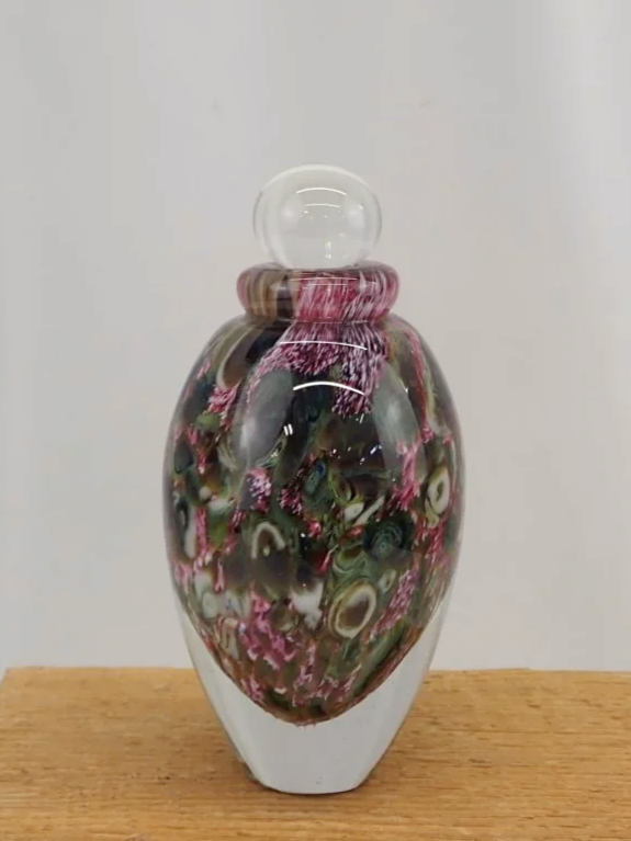 WIN-Online-Shop-Women-In-Need-Community-Cooperative-Resale-Thrift-Store-Jewelry-Gold-Silver-Clothing-Furniture-Antiques-Vintage-Books-Christmas-Victoria-BC-+%28164%29.png
