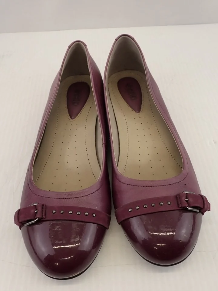 WIN-Online-Shop-Women-In-Need-Community-Cooperative-Resale-Thrift-Store-Jewelry-Gold-Silver-Clothing-Furniture-Antiques-Vintage-Books-Christmas-Victoria-BC- (41).JPG