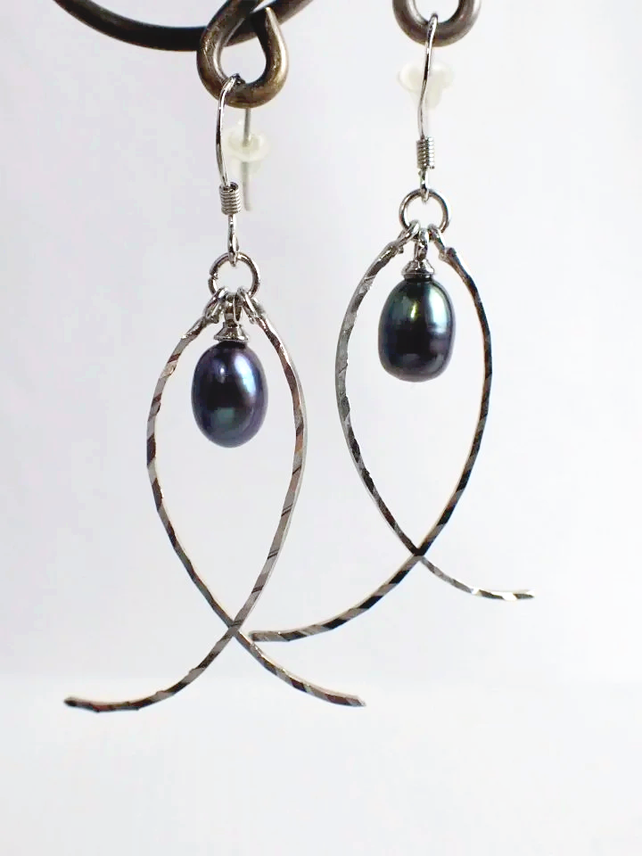 925 Silver Hook Peacock Pearl Dangle Earrings