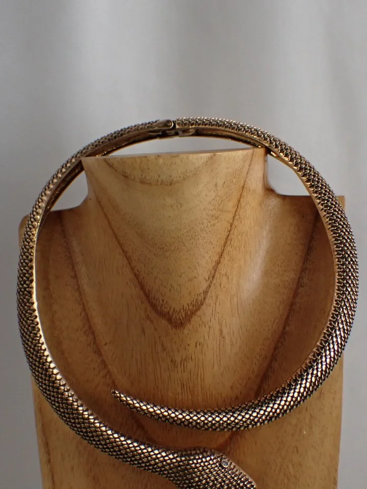SHOP (11).JPG