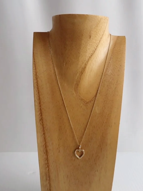 WIN-Online-Shop-Women-In-Need-Community-Cooperative-Resale-Thrift-Store-Jewelry-Gold-Silver-Clothing-Furniture-Antiques-Vintage-Books-Christmas-Victoria-BC-+%2820%29.png