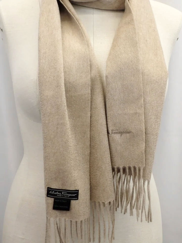 WIN-Online-Shop-Women-In-Need-Community-Cooperative-Resale-Thrift-Store-Jewelry-Gold-Silver-Clothing-Furniture-Antiques-Vintage-Books-Christmas-Victoria-BC-+%2834%29.png