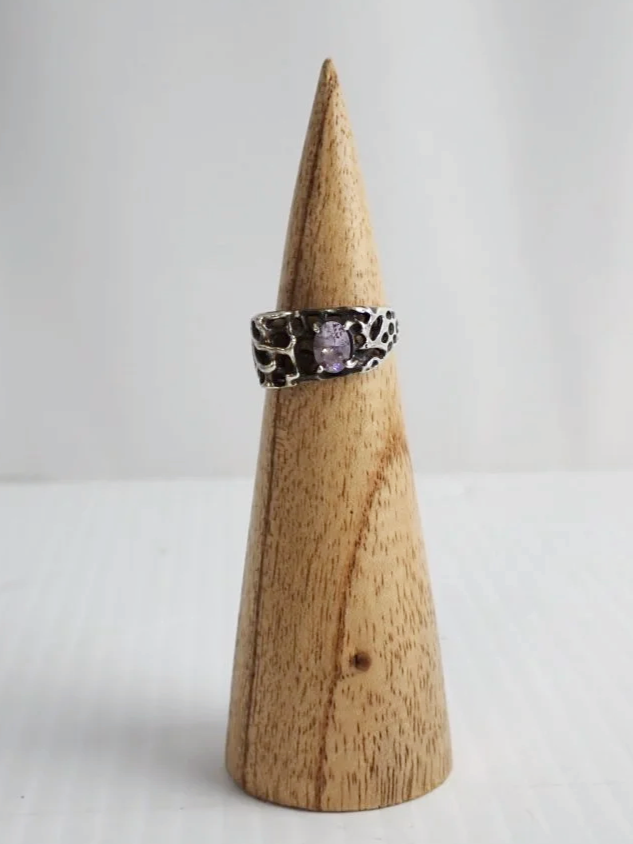 WIN-Online-Shop-Women-In-Need-Community-Cooperative-Resale-Thrift-Store-Jewelry-Gold-Silver-Clothing-Furniture-Antiques-Vintage-Books-Christmas-Victoria-BC-+%2823%29.png