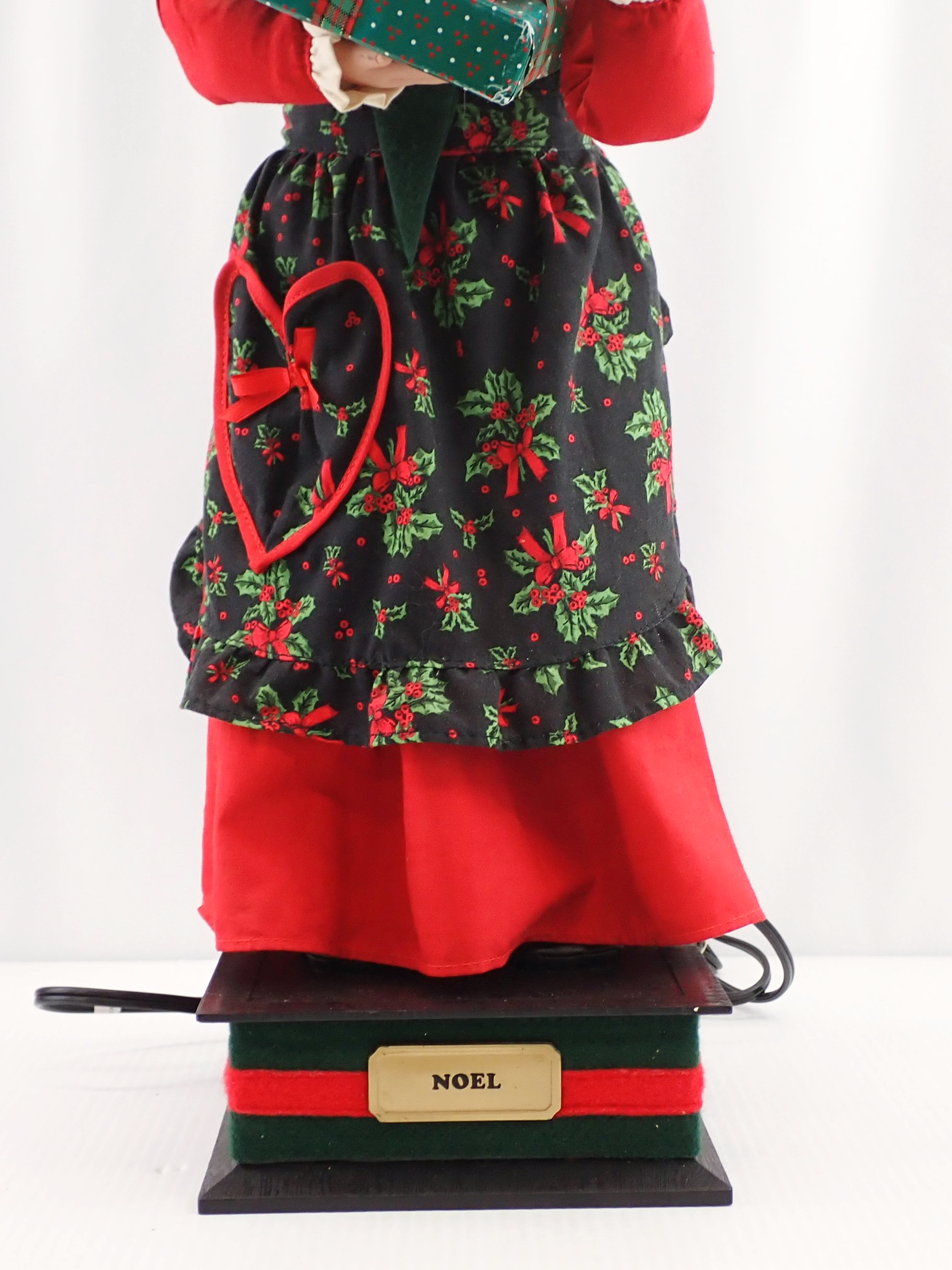 WIN+Online+Shop+Women+In+Need+Community+Cooperative+Resale+Thrift+Store+Jewelry+Gold+Silver+Clothing+Shoes+Home+Interior+Decor+Furniture+Antiques+Vintage+Books+Christmas+Victoria+BC+%28193%29.png