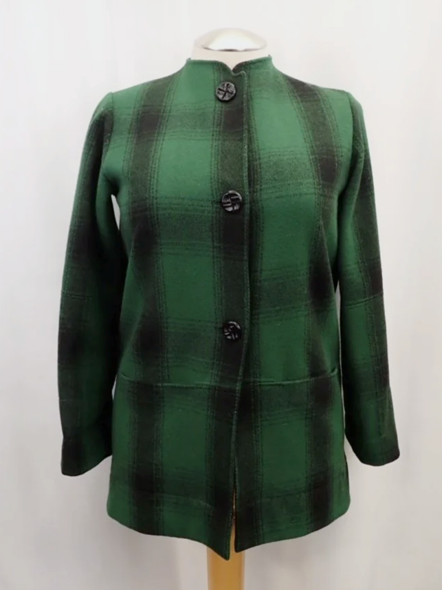WIN-Online-Shop-Women-In-Need-Community-Cooperative-Resale-Thrift-Store-Jewelry-Gold-Silver-Clothing-Furniture-Antiques-Vintage-Books-Christmas-Victoria-BC-+%2869%29.png