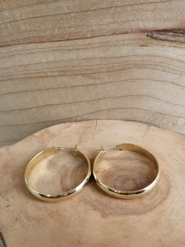 WIN-Online-Shop-Women-In-Need-Community-Cooperative-Resale-Thrift-Store-Jewelry-Gold-Silver-Clothing-Furniture-Antiques-Vintage-Books-Christmas-Victoria-BC-+%28177%29.png