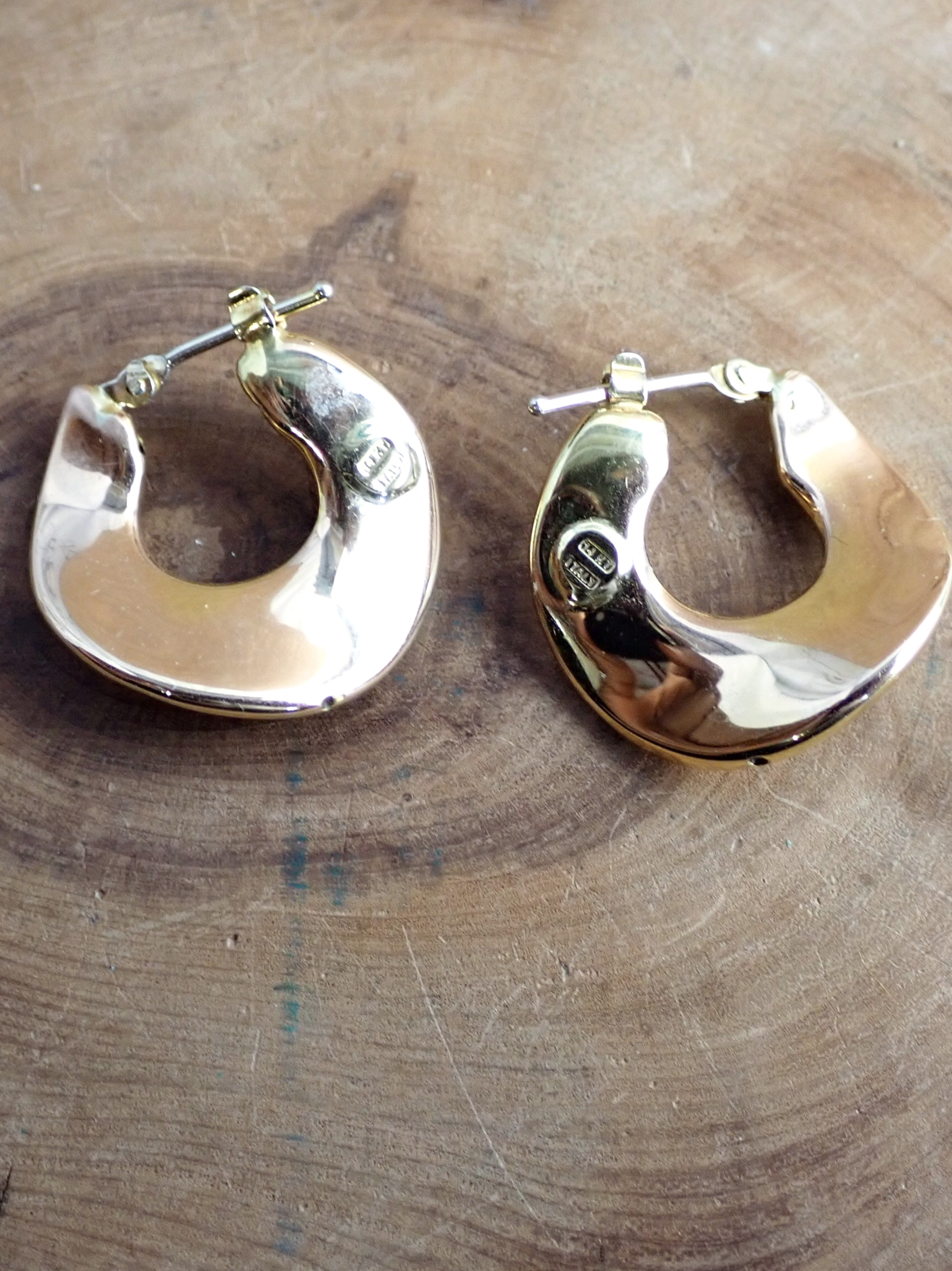 WIN+Online+Shop+Women+In+Need+Community+Cooperative+Resale+Thrift+Store+Jewelry+Gold+Silver+Clothing+Shoes+Home+Interior+Decor+Furniture+Antiques+Vintage+Books+Christmas+Victoria+BC+%2864%29.png
