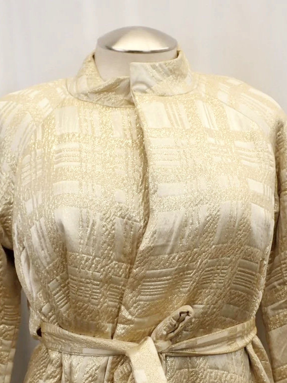 WIN-Online-Shop-Women-In-Need-Community-Cooperative-Resale-Thrift-Store-Jewelry-Gold-Silver-Clothing-Furniture-Antiques-Vintage-Books-Christmas-Victoria-BC-+%2884%29.png