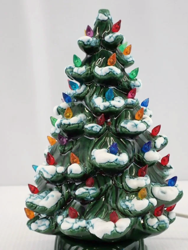 WIN-Online-Shop-Women-In-Need-Community-Cooperative-Resale-Thrift-Store-Jewelry-Gold-Silver-Clothing-Furniture-Antiques-Vintage-Books-Christmas-Victoria-BC-+%2882%29.png
