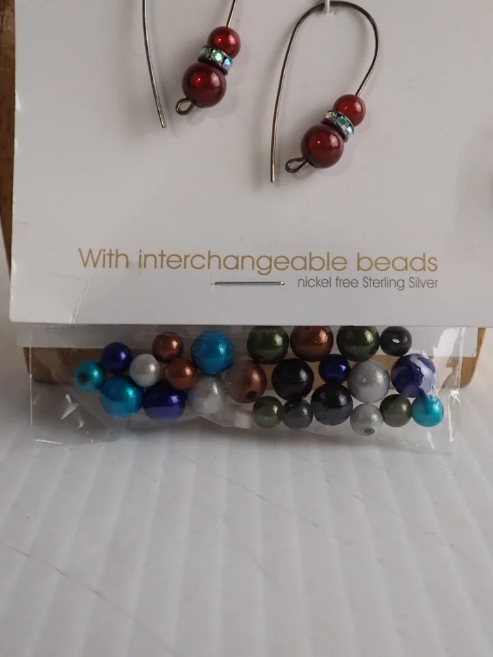 WIN-Online-Shop-Women-In-Need-Community-Cooperative-Resale-Thrift-Store-Jewelry-Gold-Silver-Clothing-Furniture-Antiques-Vintage-Books-Christmas-Victoria-BC- (256).JPG