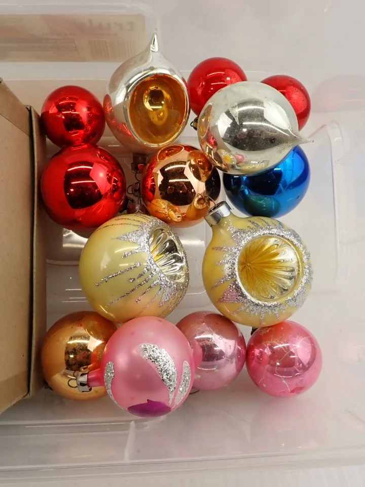 WIN-Online-Shop-Women-In-Need-Community-Cooperative-Resale-Thrift-Store-Jewelry-Gold-Silver-Clothing-Furniture-Antiques-Vintage-Books-Christmas-Victoria-BC- (80).JPG