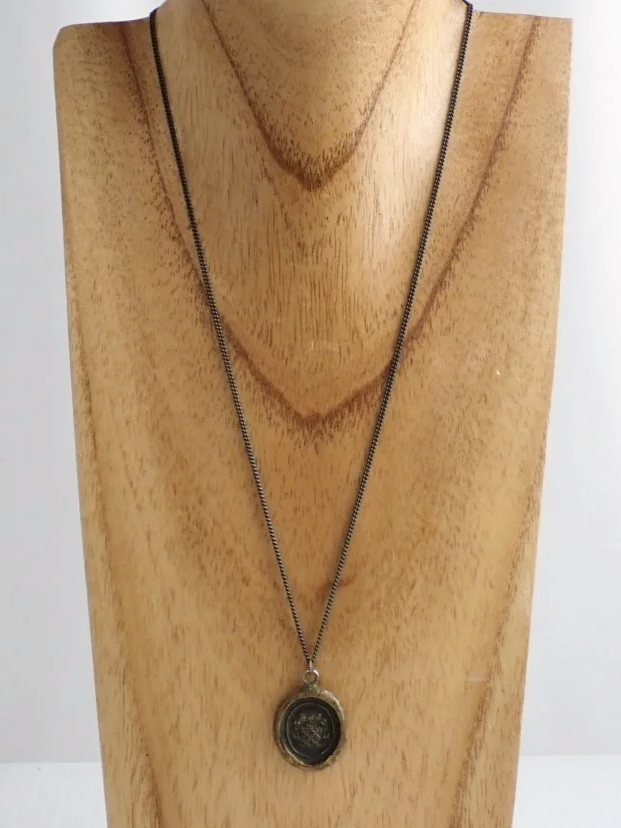 WIN-Online-Shop-Women-In-Need-Community-Cooperative-Resale-Thrift-Store-Jewelry-Gold-Silver-Clothing-Furniture-Antiques-Vintage-Books-Christmas-Victoria-BC-+%2848%29.png
