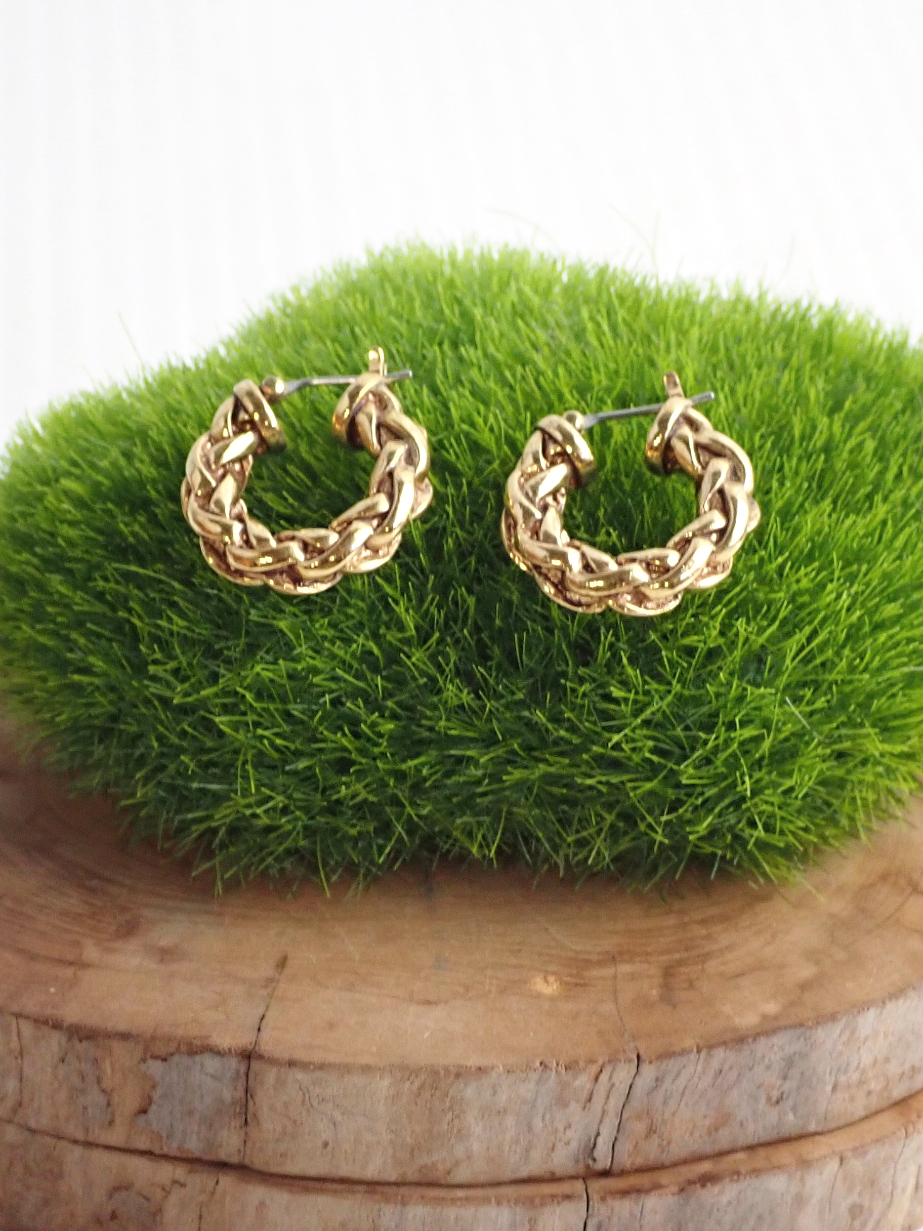 WIN+Online+Shop+Women+In+Need+Community+Cooperative+Resale+Thrift+Store+Jewelry+Gold+Silver+Clothing+Shoes+Home+Interior+Decor+Furniture+Antiques+Vintage+Books+Christmas+Victoria+BC+%2831%29.png
