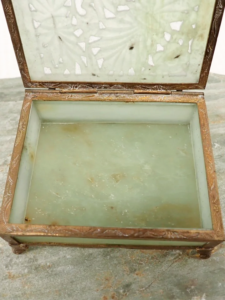 WIN-Online-Shop-Women-In-Need-Community-Cooperative-Resale-Thrift-Store-Jewelry-Gold-Silver-Clothing-Furniture-Antiques-Vintage-Books-Christmas-Victoria-BC-+%2820%29.png