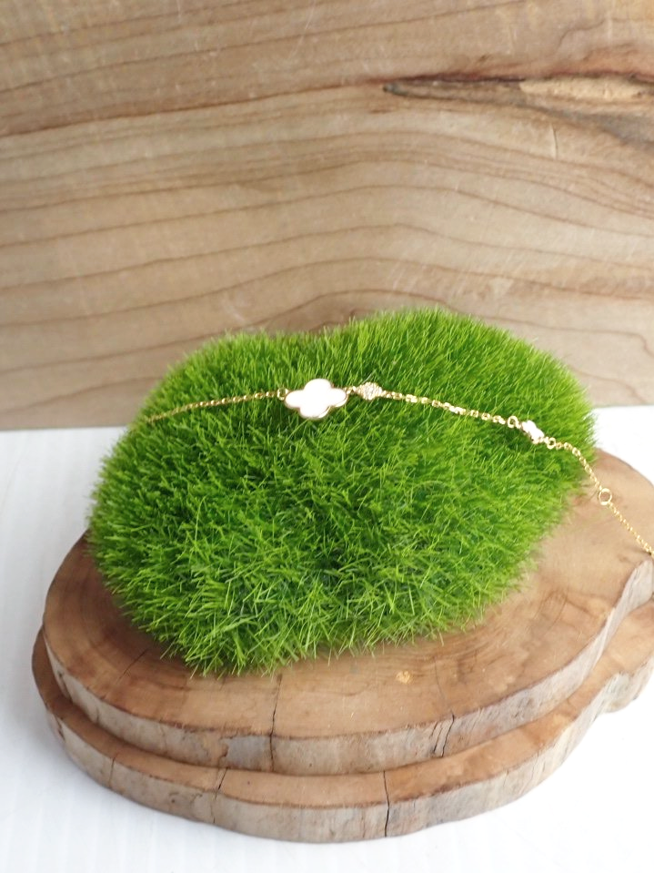 WIN+Online+Shop+Women+In+Need+Community+Cooperative+Resale+Thrift+Store+Jewelry+Gold+Silver+Clothing+Shoes+Home+Interior+Decor+Furniture+Antiques+Vintage+Books+Christmas+Victoria+BC+%28149%29.png