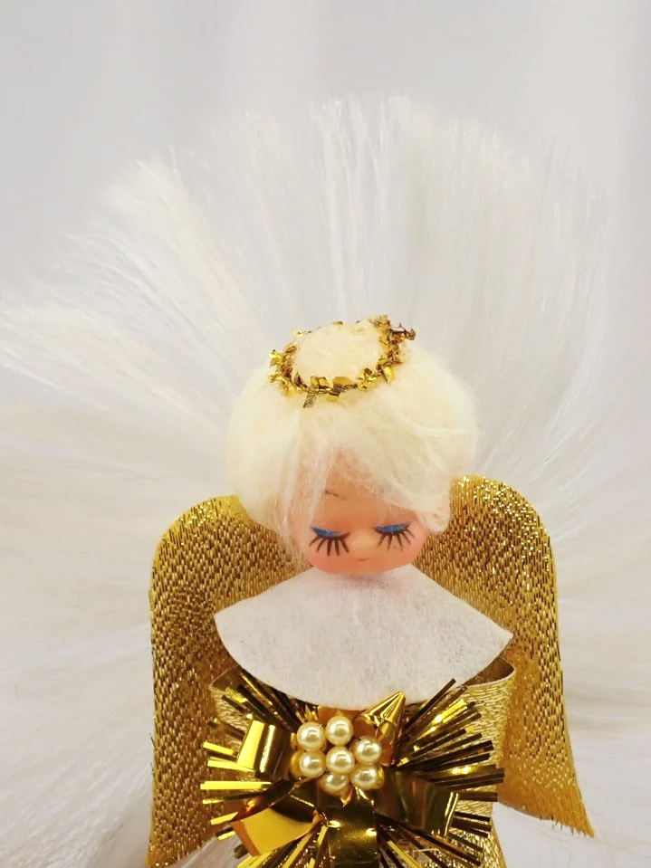 WIN-Online-Shop-Women-In-Need-Community-Cooperative-Resale-Thrift-Store-Jewelry-Gold-Silver-Clothing-Furniture-Antiques-Vintage-Books-Christmas-Victoria-BC-+%2847%29.png