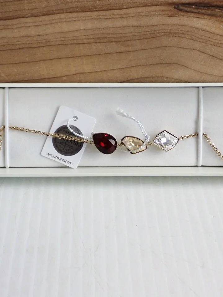 WIN-Online-Shop-Women-In-Need-Community-Cooperative-Resale-Thrift-Store-Jewelry-Gold-Silver-Clothing-Furniture-Antiques-Vintage-Books-Christmas-Victoria-BC-+%2811%29.png