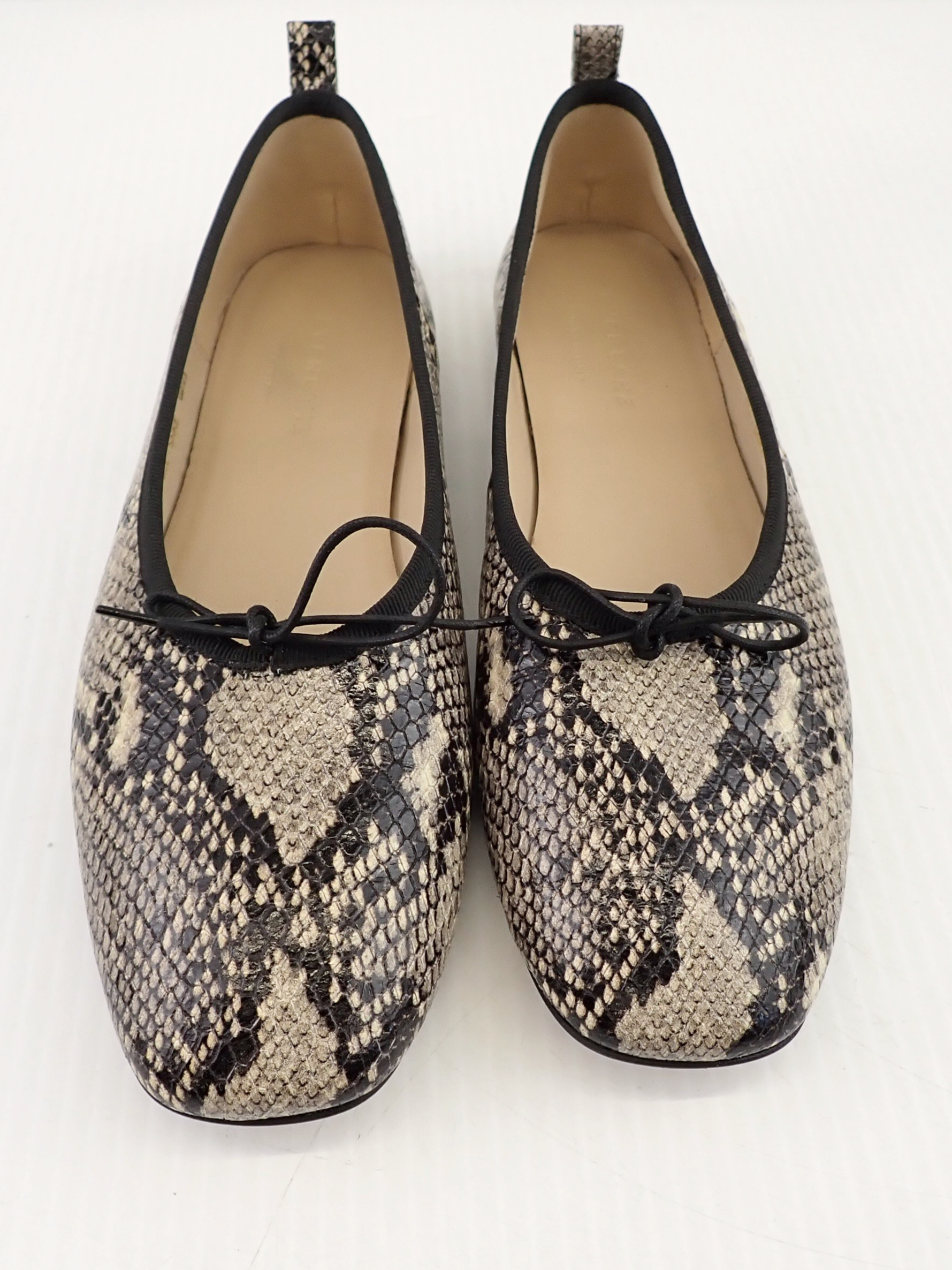 WIN+Online+Shop+Women+In+Need+Community+Cooperative+Resale+Thrift+Store+Jewelry+Gold+Silver+Clothing+Shoes+Home+Interior+Decor+Furniture+Antiques+Vintage+Books+Christmas+Victoria+BC+%2830%29.png