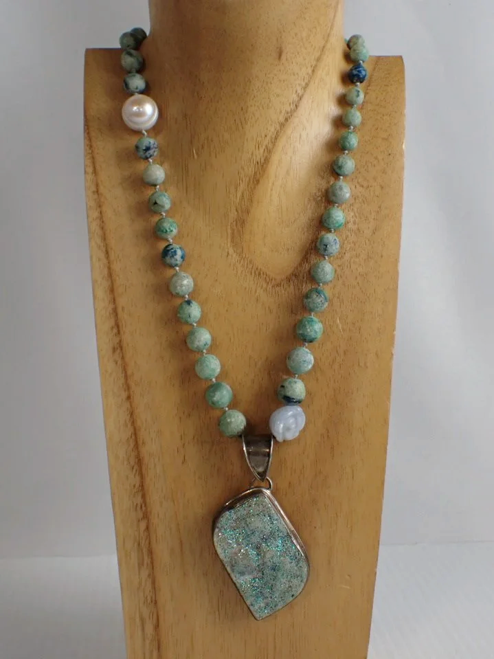 WIN-Online-Shop-Women-In-Need-Community-Cooperative-Resale-Thrift-Store-Jewelry-Gold-Silver-Clothing-Furniture-Antiques-Vintage-Books-Christmas-Victoria-BC-+%28186%29.png