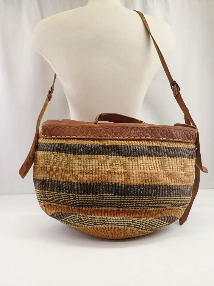 WIN-Online-Shop-Women-In-Need-Community-Cooperative-Resale-Thrift-Store-Jewelry-Gold-Silver-Clothing-Furniture-Antiques-Vintage-Books-Christmas-Victoria-BC-+%2869%29.png
