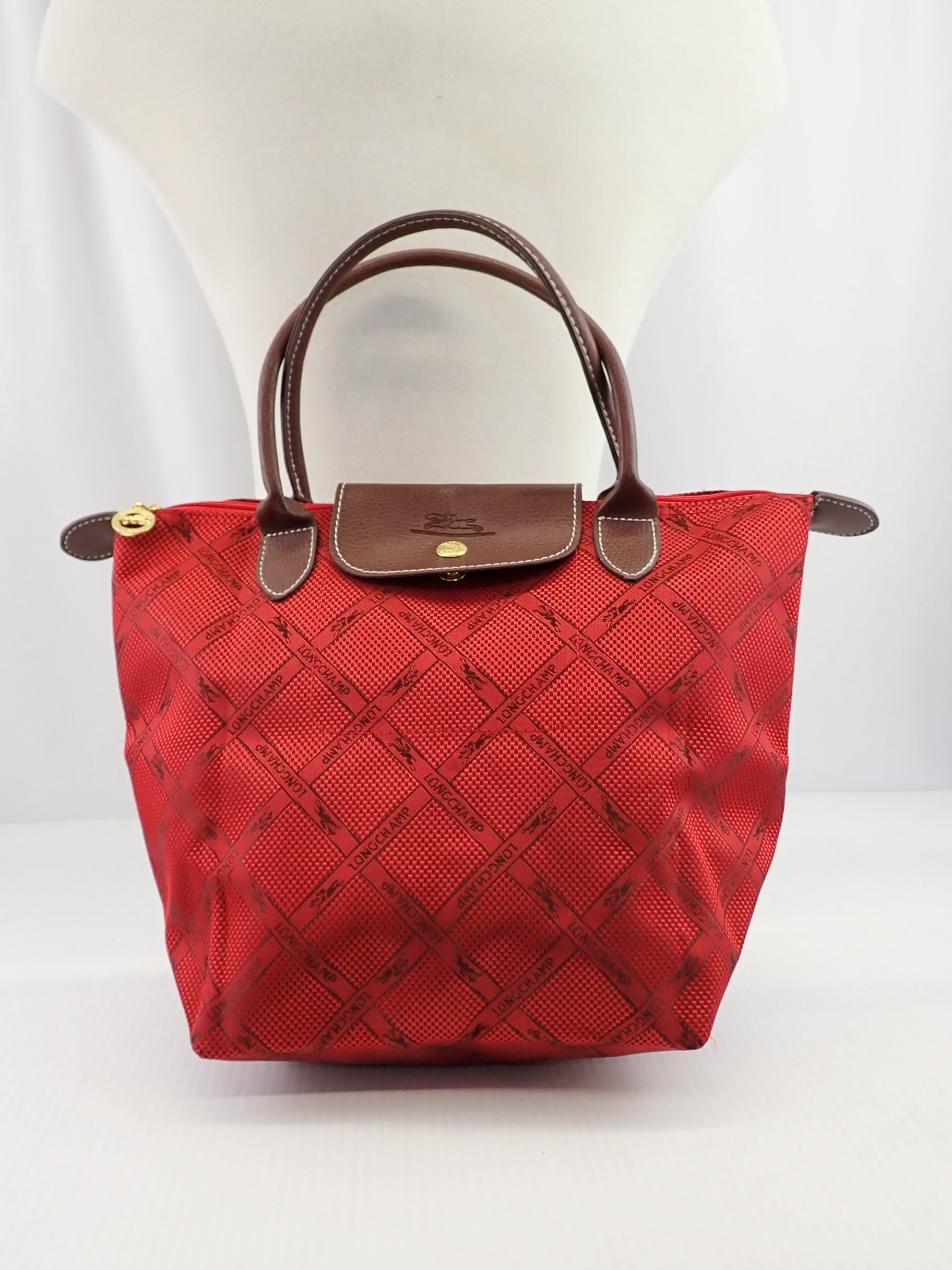 WIN+Online+Shop+Women+In+Need+Community+Cooperative+Resale+Thrift+Store+Jewelry+Gold+Silver+Clothing+Shoes+Home+Interior+Decor+Furniture+Antiques+Vintage+Books+Christmas+Victoria+BC+%2864%29.png