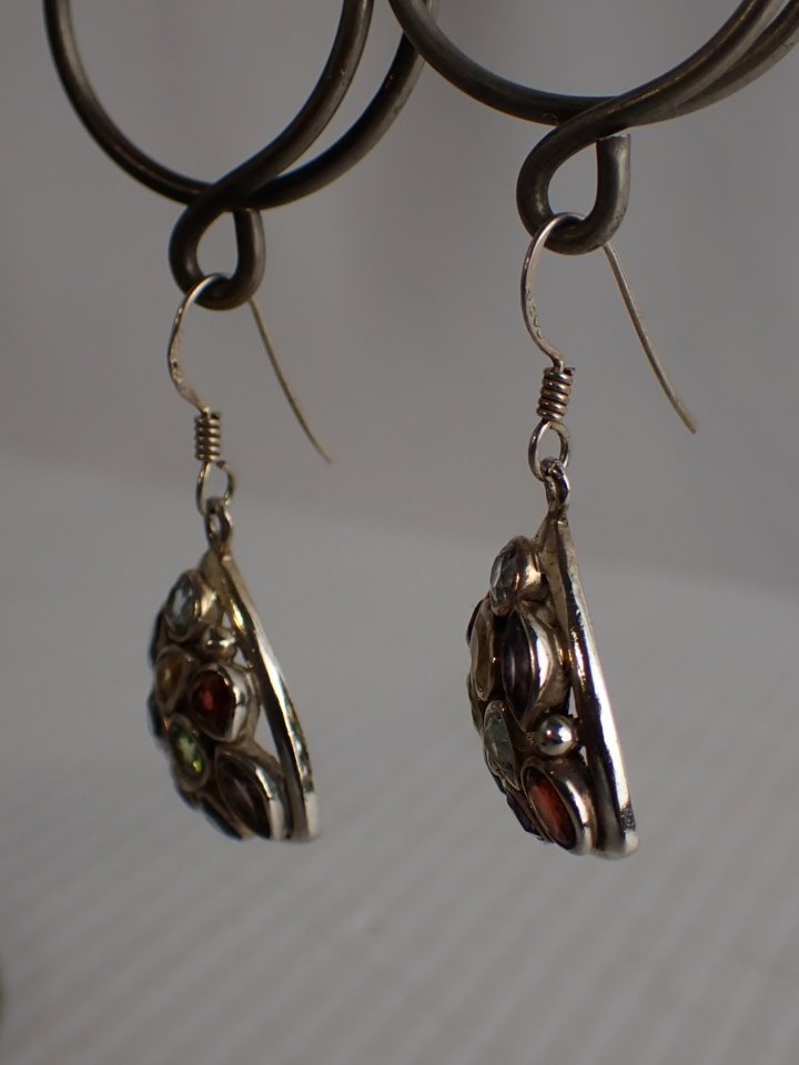 WIN-Online-Shop-Women-In-Need-Community-Cooperative-Resale-Thrift-Store-Jewelry-Gold-Silver-Clothing-Furniture-Antiques-Vintage-Books-Christmas-Victoria-BC- (54).JPG