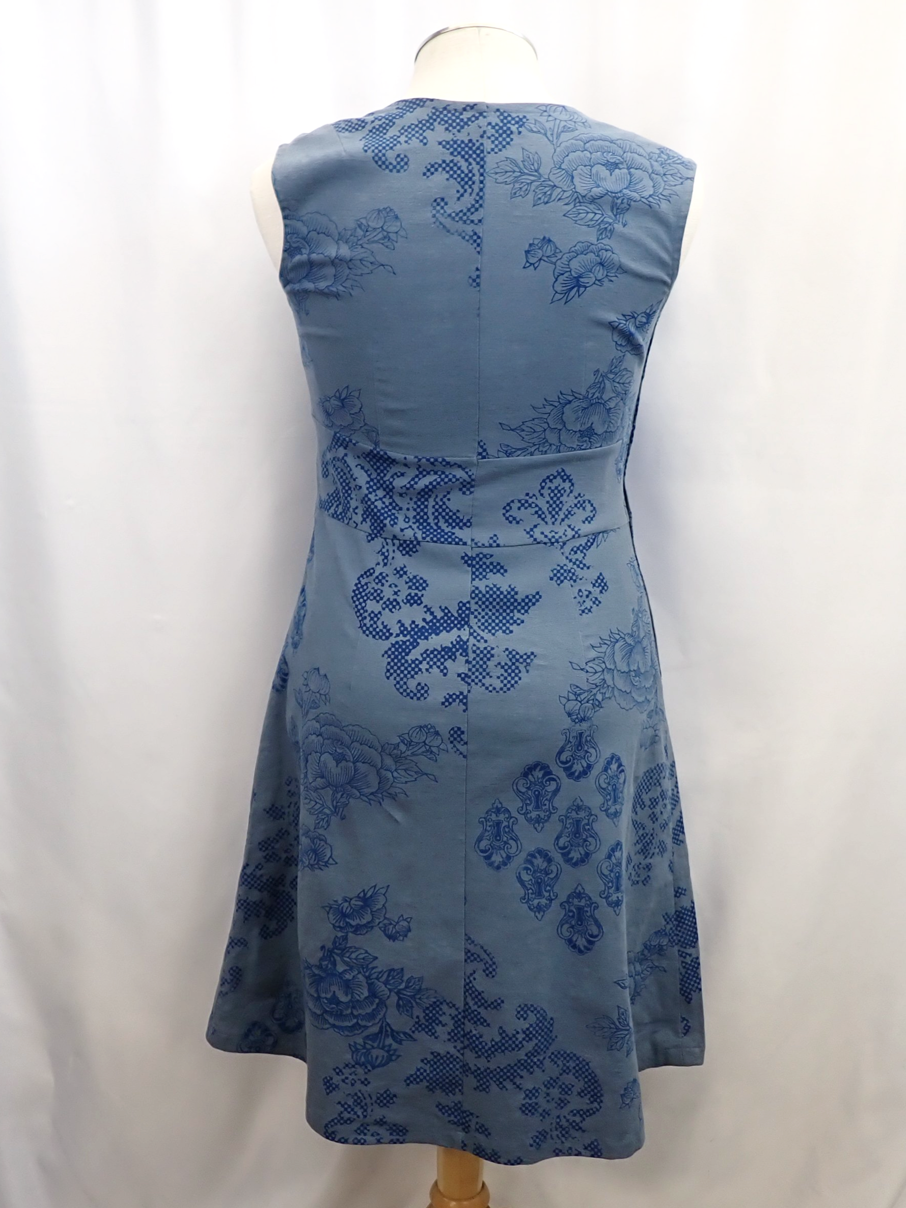 WIN+Online+Shop+Women+In+Need+Community+Cooperative+Resale+Thrift+Store+Jewelry+Gold+Silver+Clothing+Shoes+Home+Interior+Decor+Furniture+Antiques+Vintage+Books+Christmas+Victoria+BC+%2874%29.png